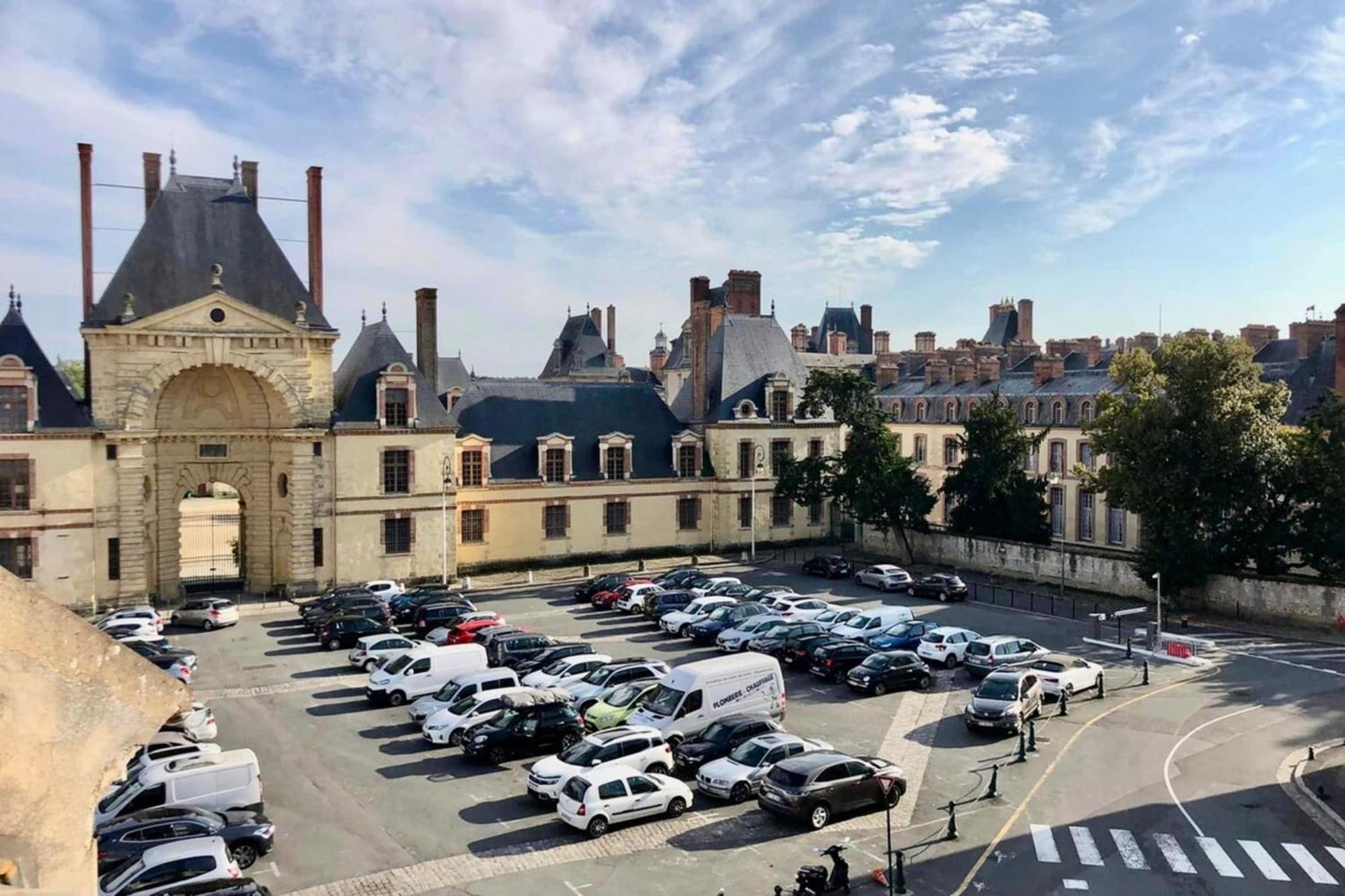 Suites Rive Gauche - TERRASSE VUE CHÂTEAU FONTAINEBLEAU - Chez Lydia Exterior foto